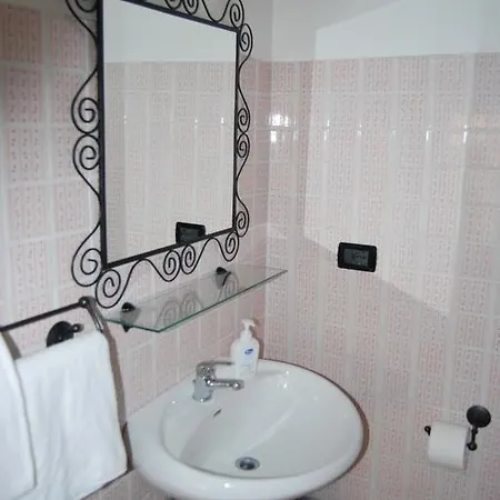 City Room B&B فندق مبيت وإفطار 5*