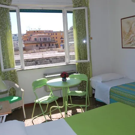 فندق مبيت وإفطار City Room B&B 5*